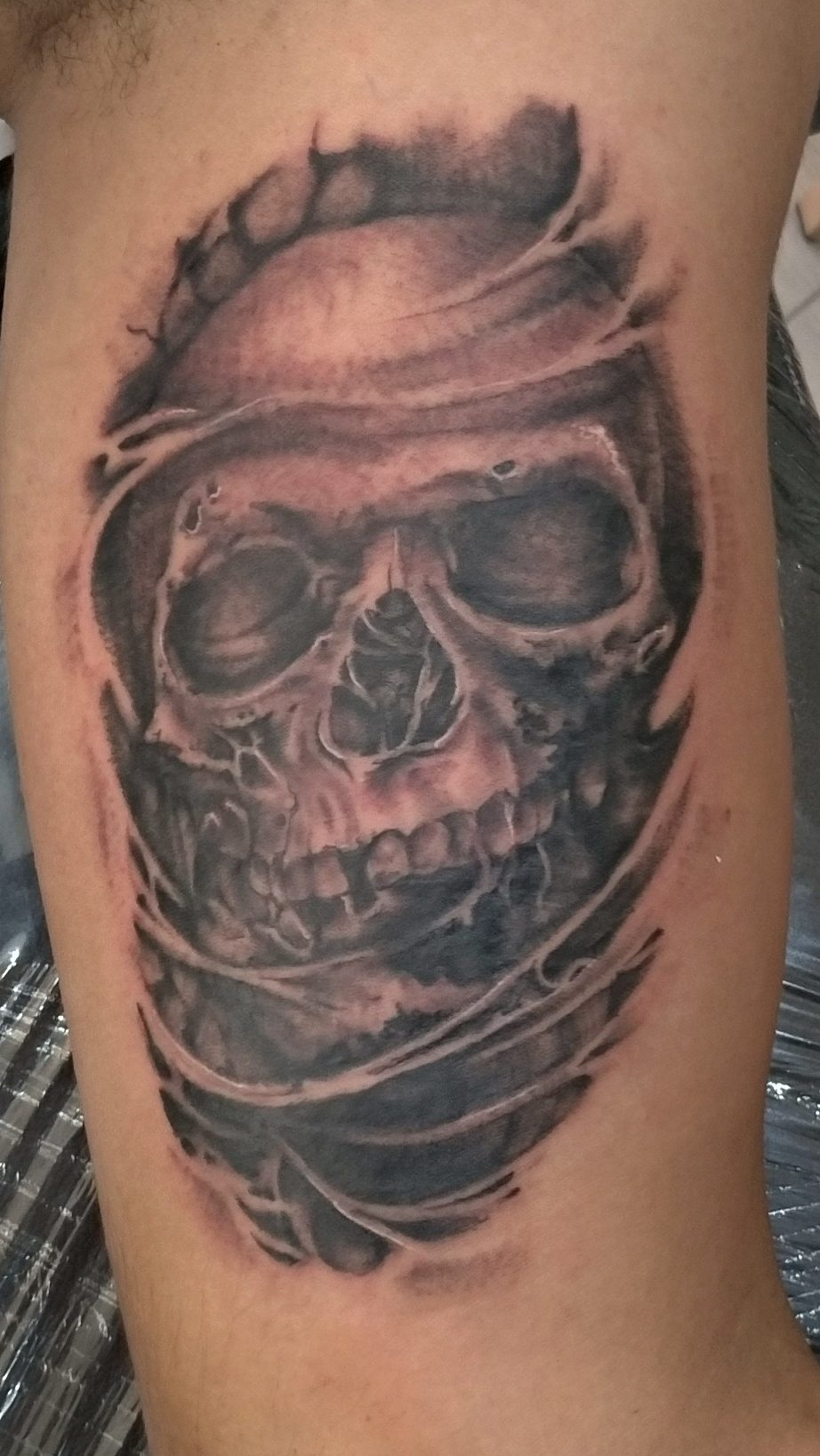 Churus Savioli, cranio, cranio tattoo, preto e branco tattoo