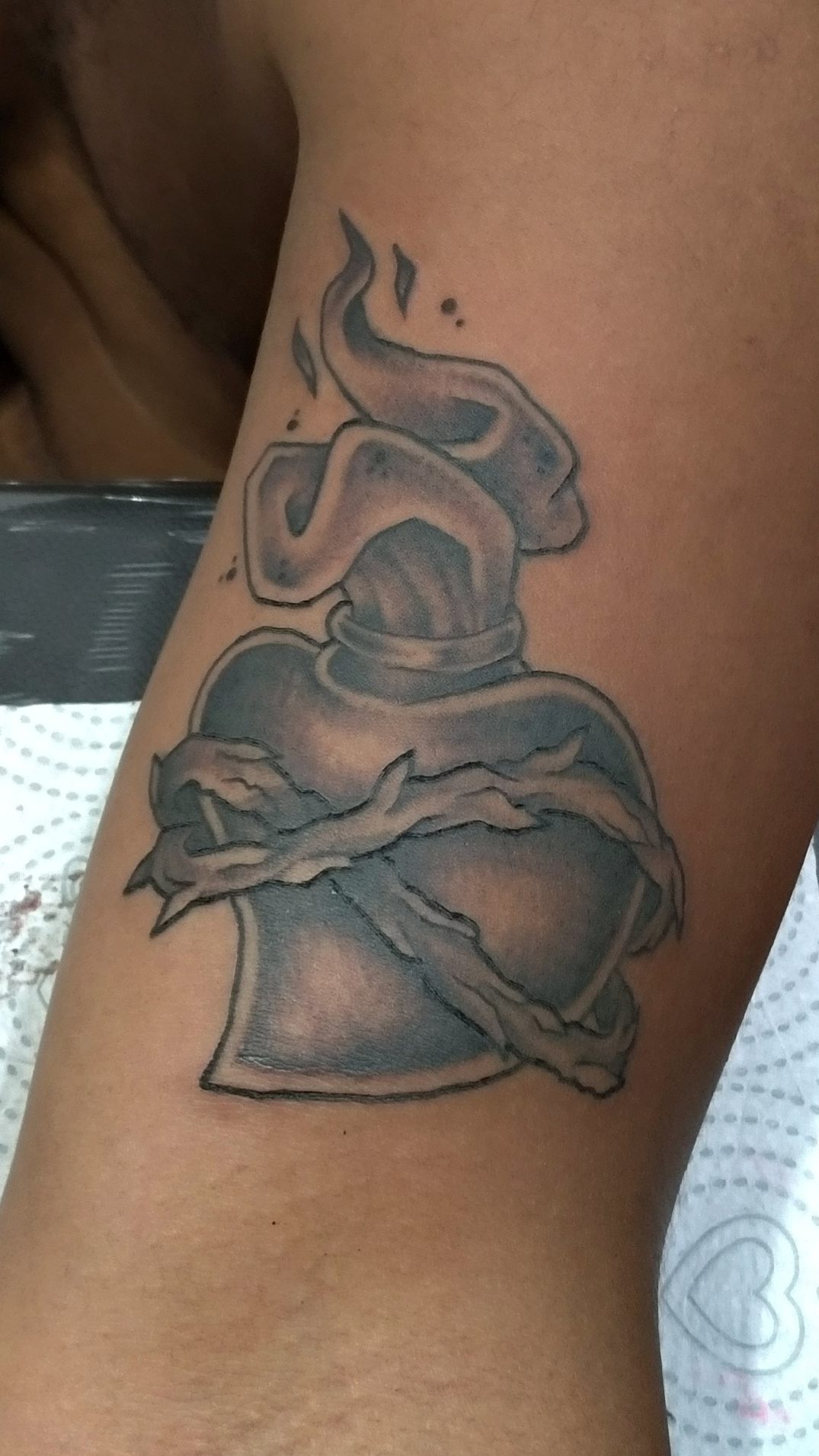 Churus Savioli, Coração tattoo, sagrado coração, sagrado, preto e branco tattoo
