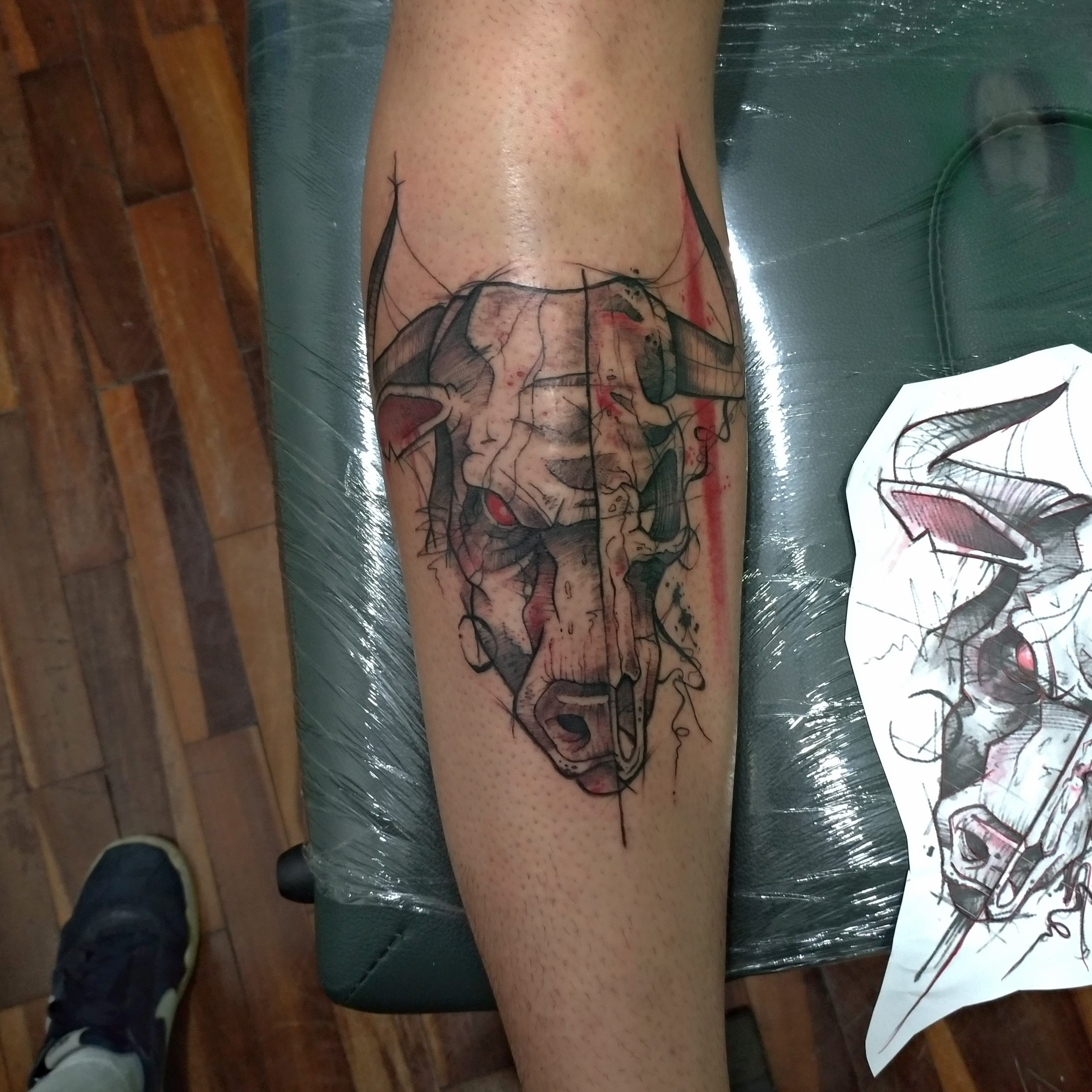 Churus Savioli, Touro, Sketch tattoo, TOuro Tattoo, Cranio tattoo